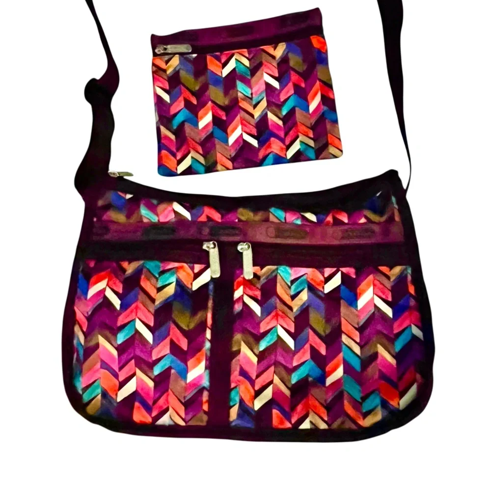 LESPORTSAC Deluxe Everyday Bag with Matching Pouch Shoulder or Crossbody Chevron - Picture 2 of 11